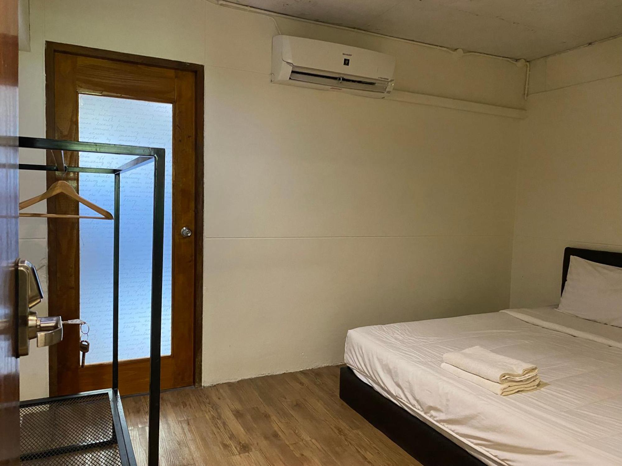 Boundary Hostel And Cafe Surat Thani Exteriér fotografie